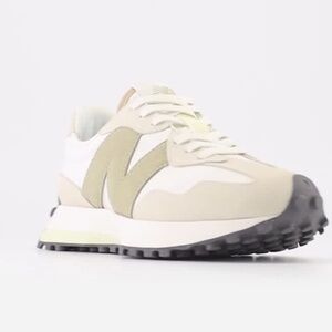 Brand New Women's New Balance 327 - Size 7